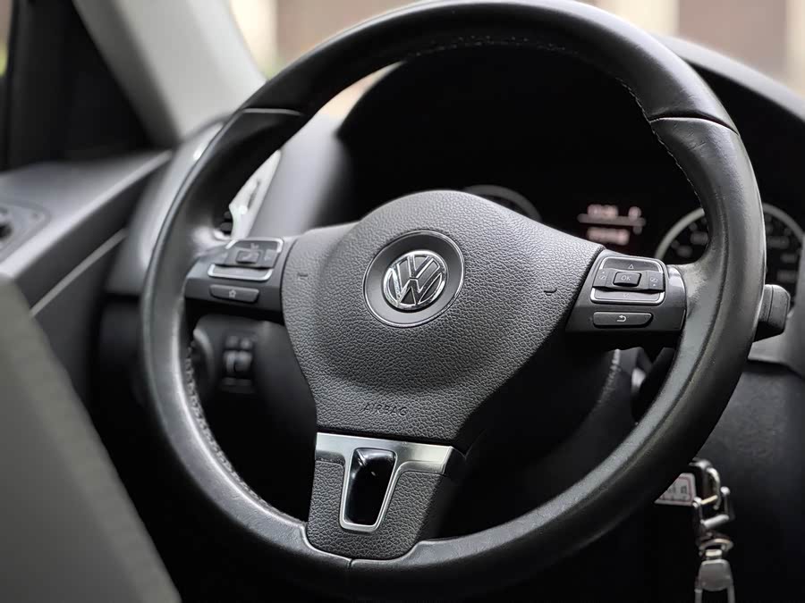 Volkswagen Tiguan 2018 car image #15