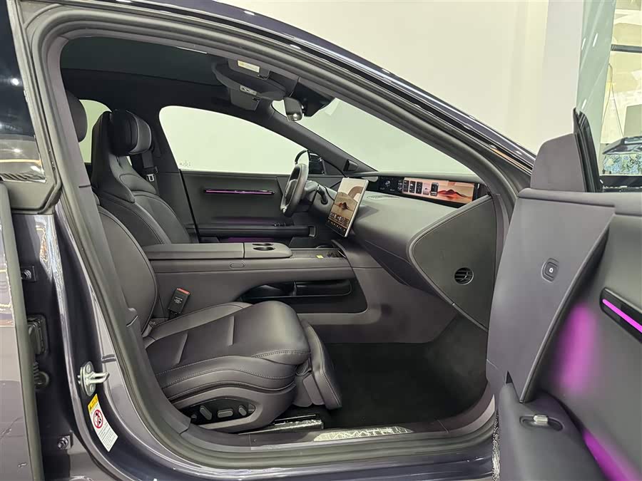 阿维塔 阿维塔06 2025 汽车图片 #15