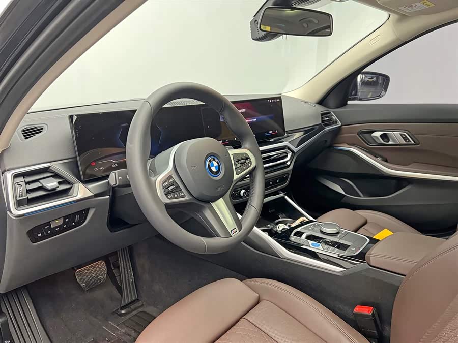 BMW i3 2024 car image #15