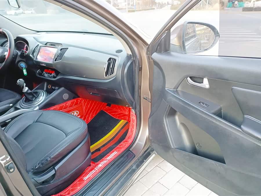 起亚 智跑 2015 汽车图片 #15