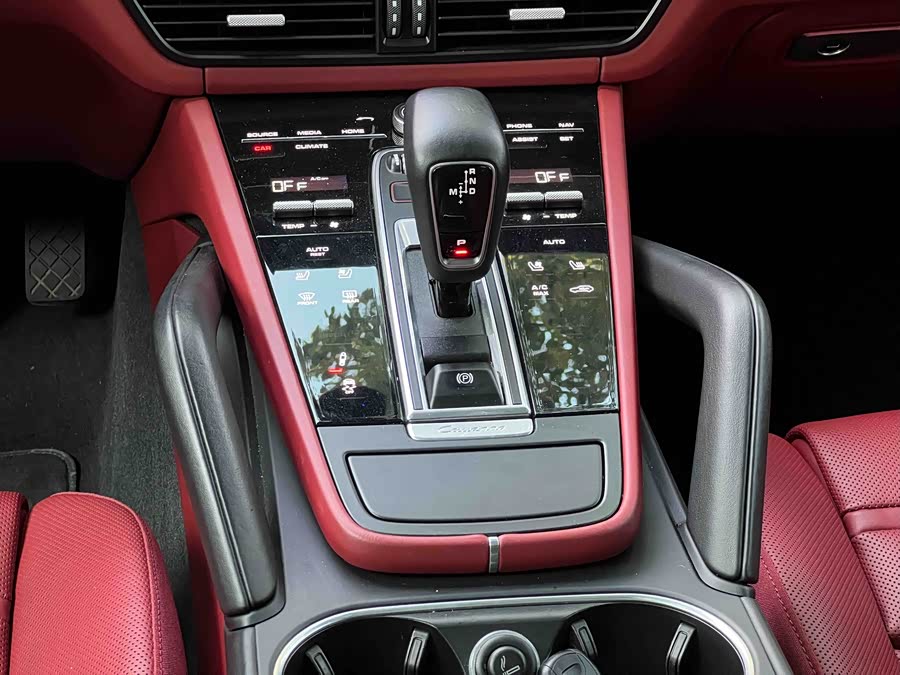2022 car image #15