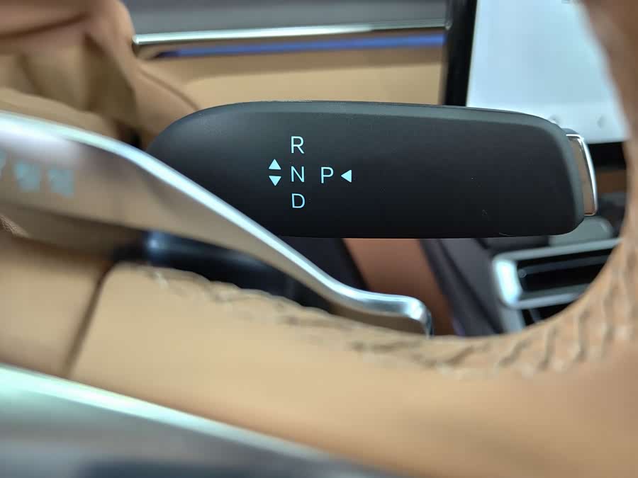 BYD HanL 2025 car image #15