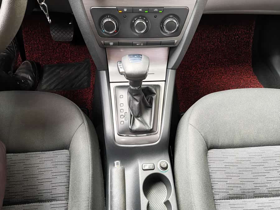 Skoda Octavia 2013 #15 Skoda Octavia 2013 car image #15