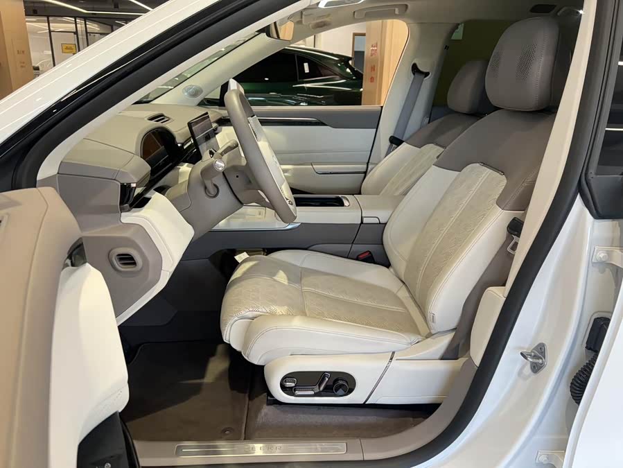 Zeekr 7X 2024 car image #15