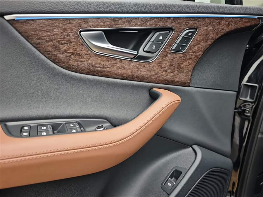 Audi Q7 2023 car image #15