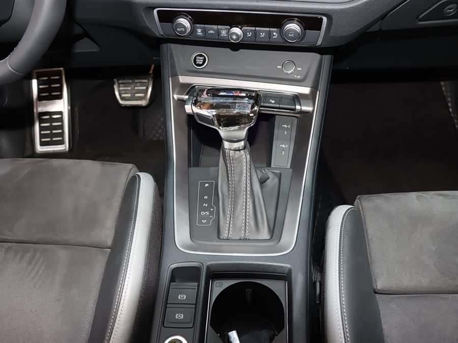 Audi Q3 2022 car image #15