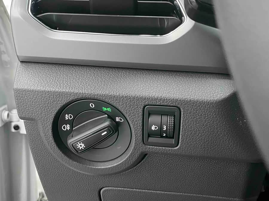 Volkswagen T-Cross 2021 #15 Volkswagen T-Cross 2021 car image #15