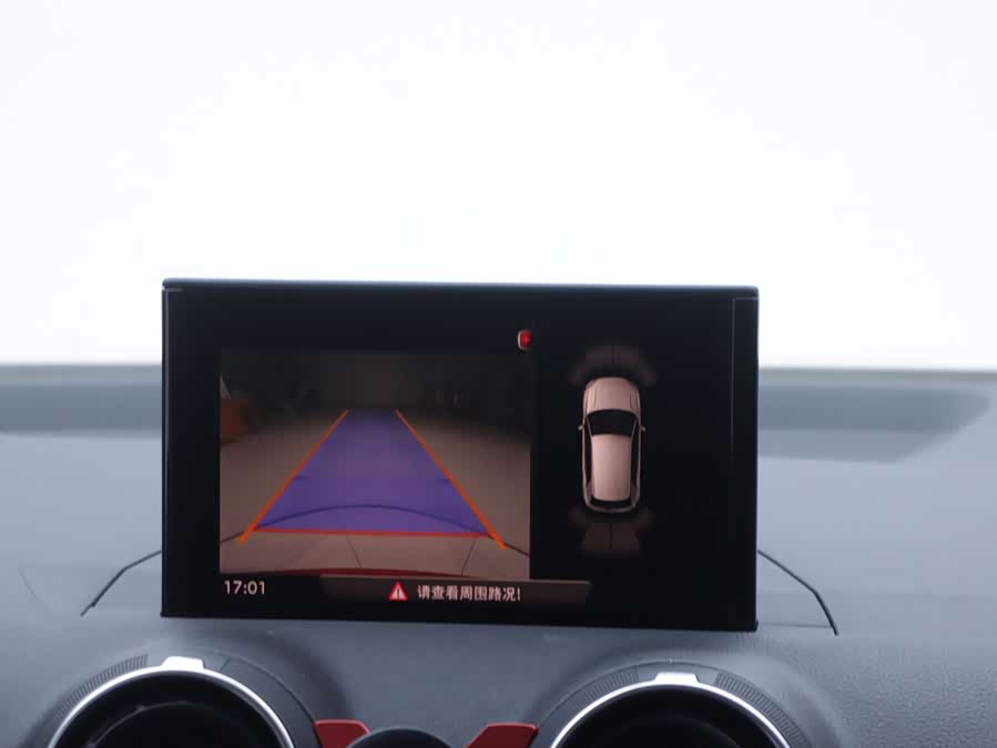 Audi Q2L 2020 car image #15