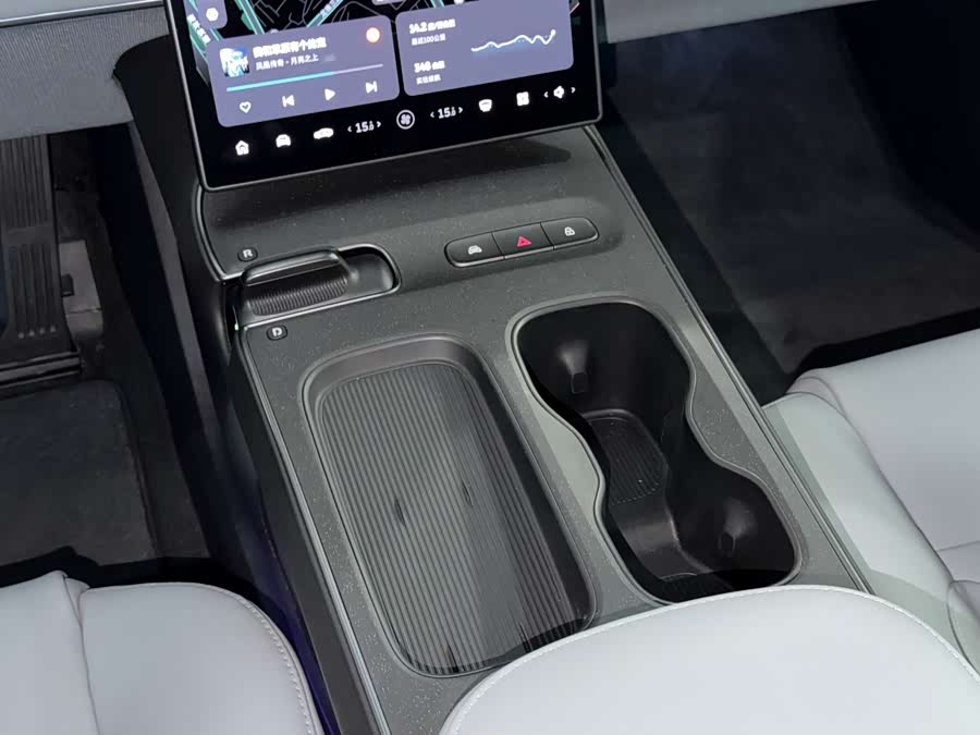 NIO ET5 2023 car image #15