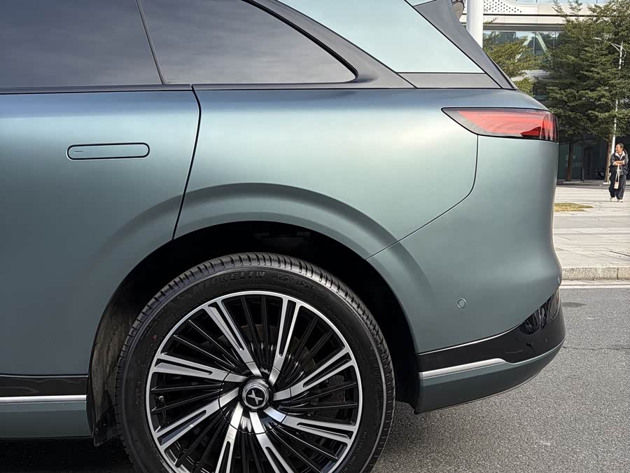 Xpeng G9 2024 car image #15