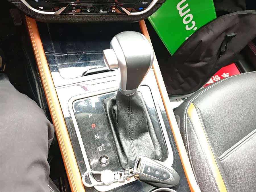 众泰 众泰T300 2019 汽车图片 #15