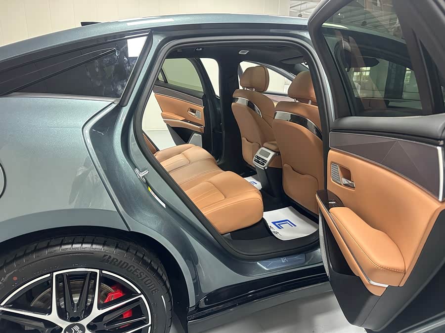 BYD HanL 2025 immagine di auto #15