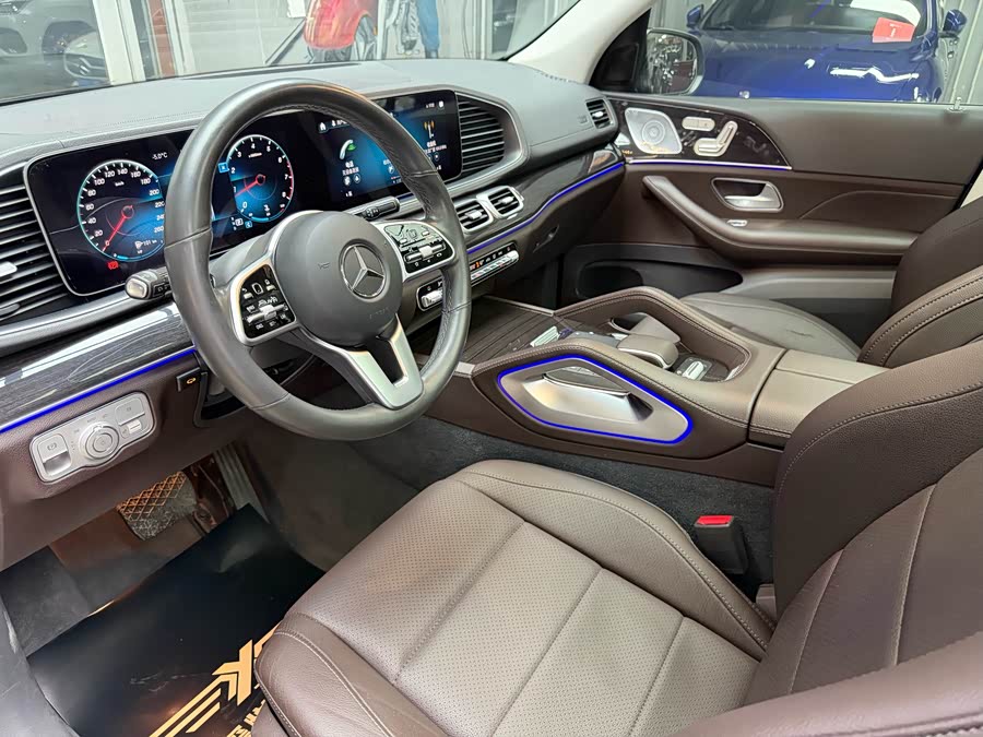 Mercedes-Benz GLE Class 2020 car image #15