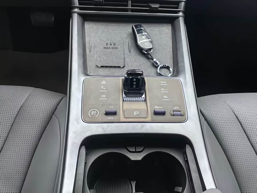 BYD Seal 07 DM-i 2025 car image #15