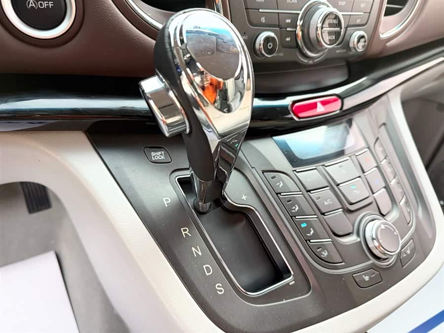 JAC 2018 #15 JAC 2018 car image #15