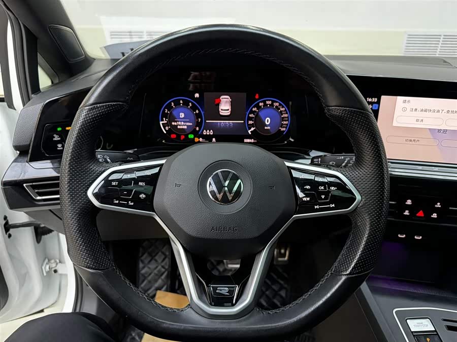 Volkswagen Golf 2023 car image #15