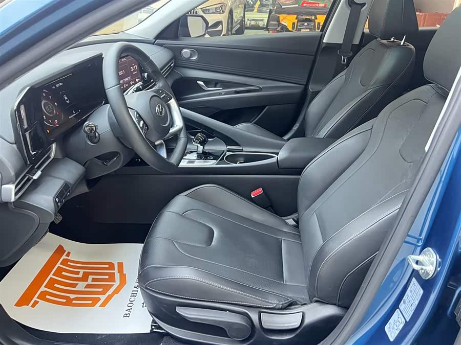 Hyundai Elantra 2022 immagine di auto #15