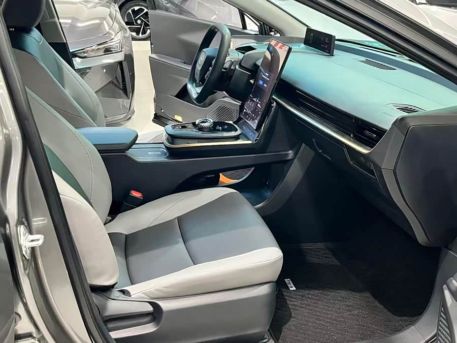 Toyota bZ3 2024 immagine di auto #15