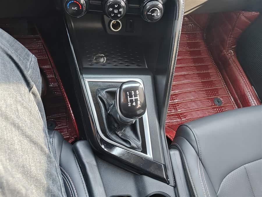 Changan CS15 2020 immagine di auto #15