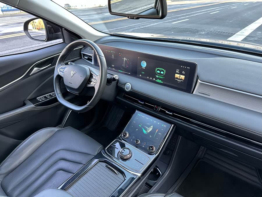 哪吒汽车 哪吒U 2021 #15 哪吒汽车 哪吒U 2021 汽车图片 #15