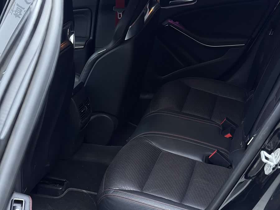 Mercedes-Benz GLA AMG 2015 صورة سيارة #15