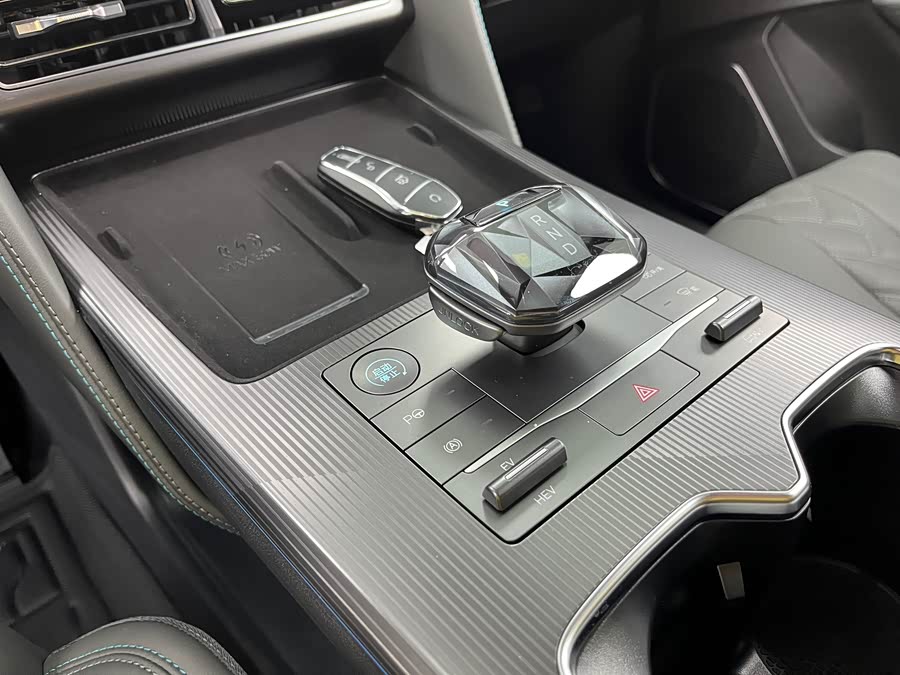 BYD SongL DM-i 2025 car image #15