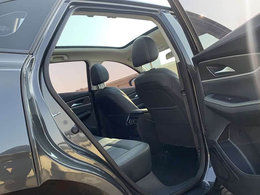 Forthing T5 EVO 2023 car image #15