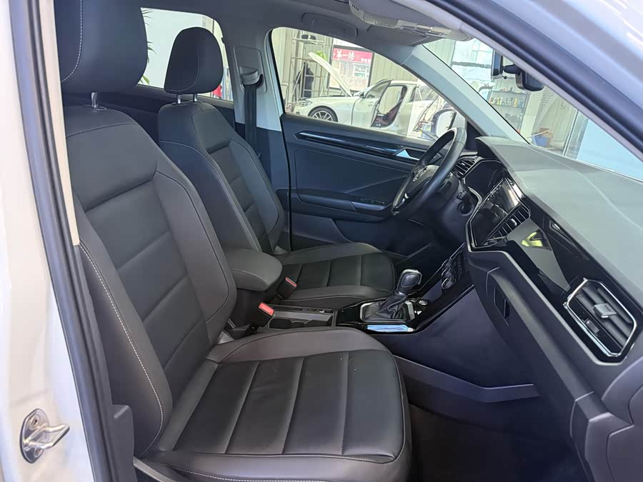 T-Roc 2021 car image #15