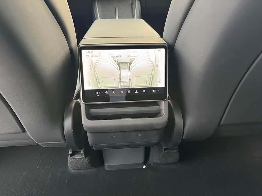 特斯拉 Model Y L 2025 汽车图片 #15