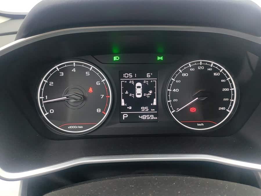 GEELY Coolray 2025 car image #15