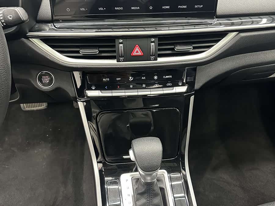 Kia K3 2021 car image #15