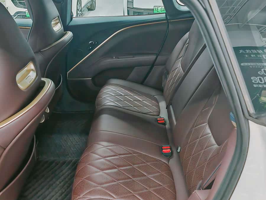 Avatr 11 2024 car image #15