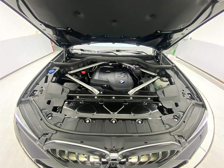 BMW X6 2025 car image #15