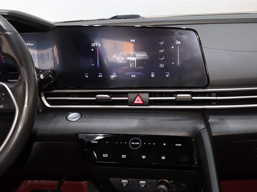 Hyundai C3R 2021 car image #15