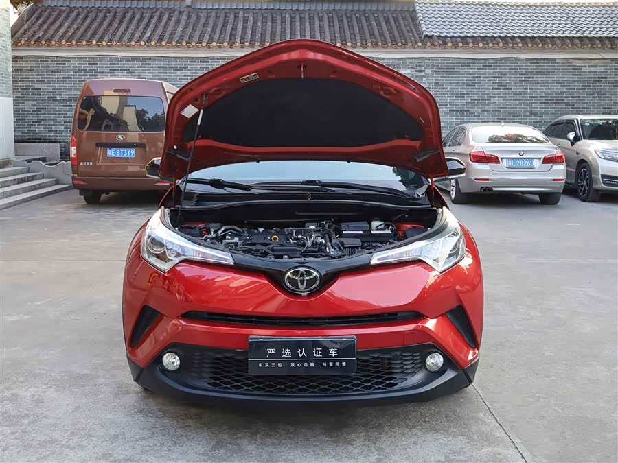 Toyota C-HR 2018 car image #15
