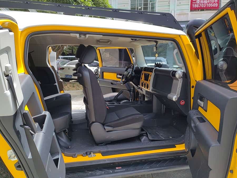 Toyota FJ Cruiser 2017 immagine di auto #15