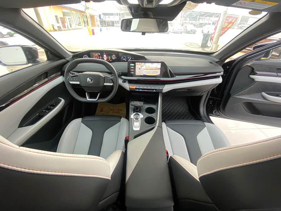 Changan UNI-V iDD 2024 #15 Changan UNI-V iDD 2024 car image #15