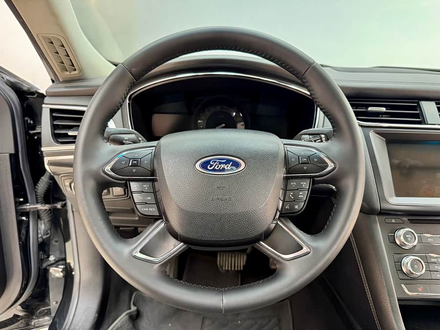 Ford Taurus 2016 car image #15