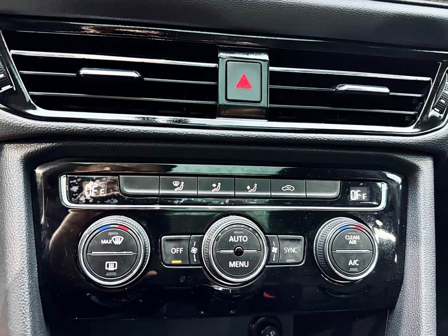 Volkswagen Tharu 2020 car image #15