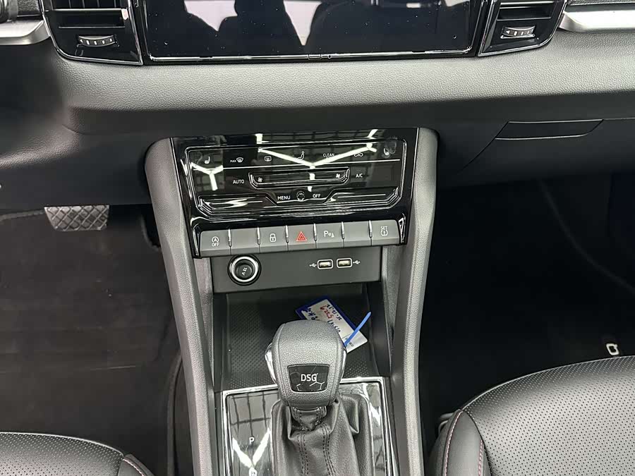 Skoda Karoq 2022 изображение автомобиля #15