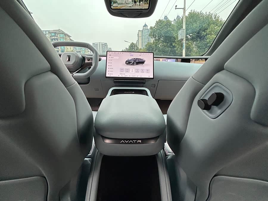 Avatr 12 2025 car image #15