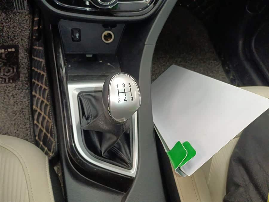 Changan Alsvin V7 2017 car image #15