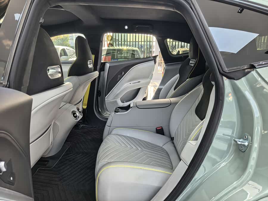 Avatr 11 2023 car image #15