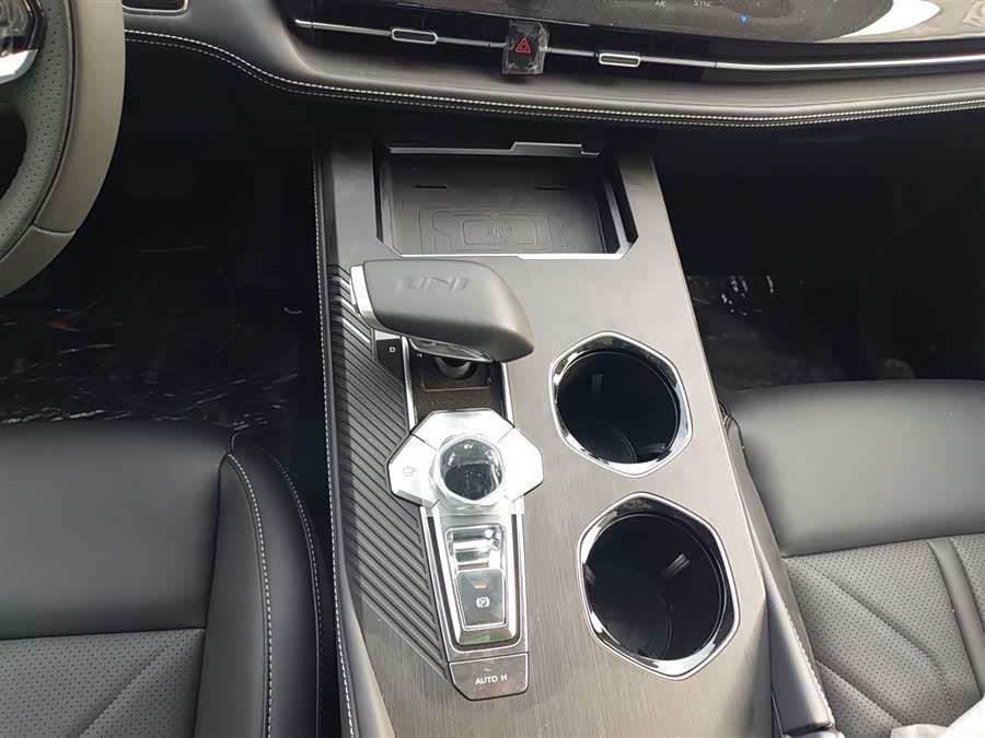 Changan UNI-K iDD 2025 #15 Changan UNI-K iDD 2025 car image #15