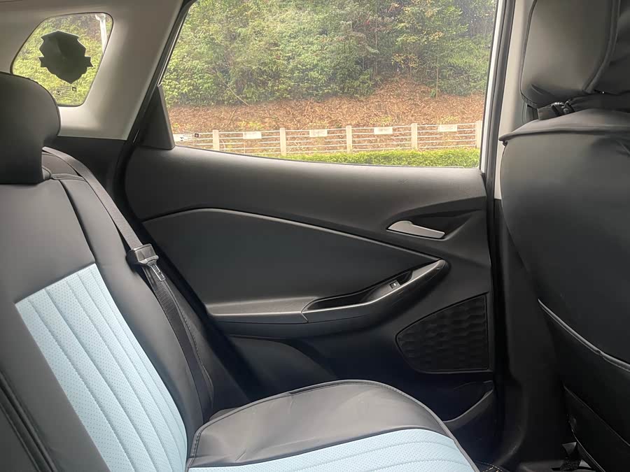 Chevrolet Tracker 2020 immagine di auto #15