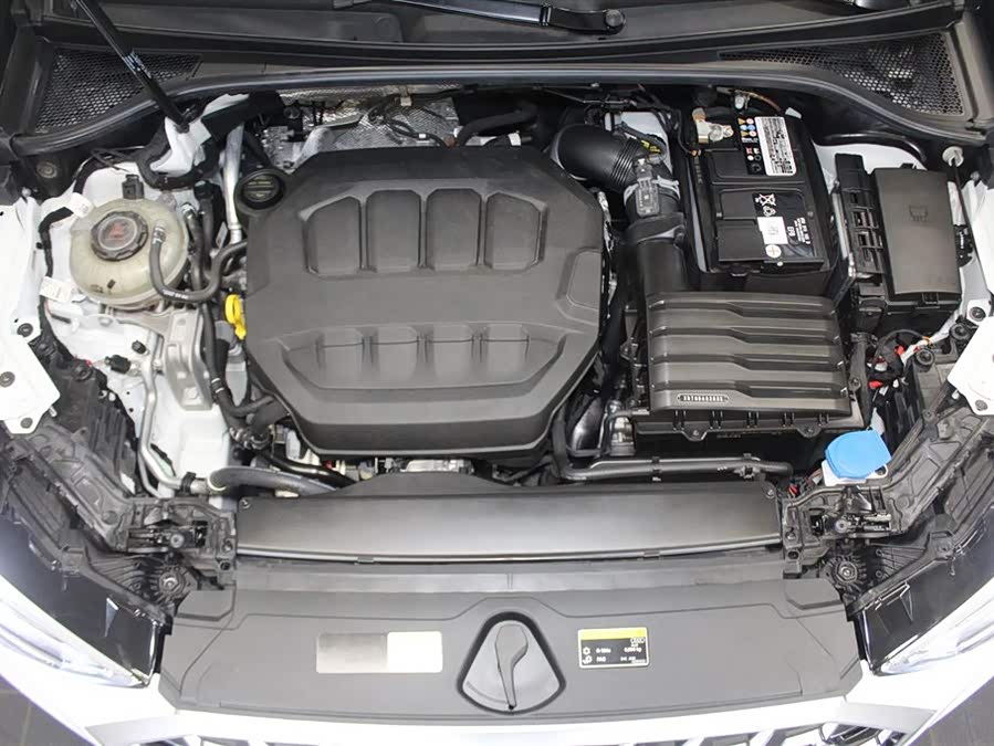 Audi Q3 2023 car image #15