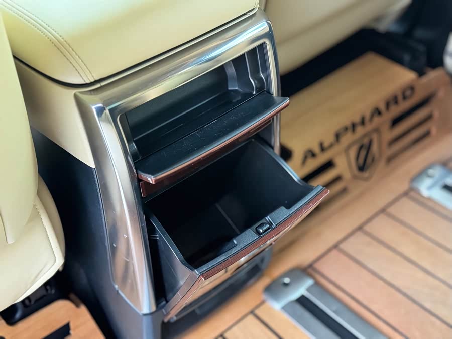 Toyota Alphard 2017 car image #15