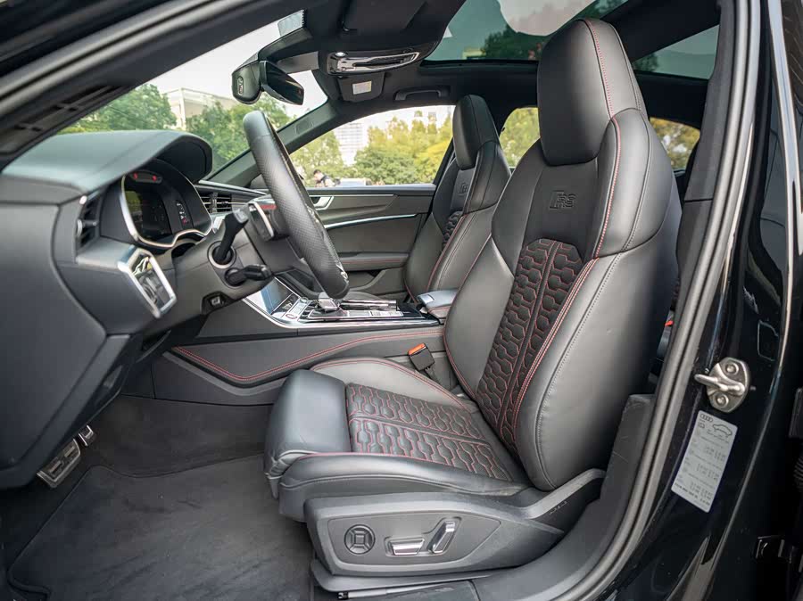 Audi RS 6 2023 car image #15