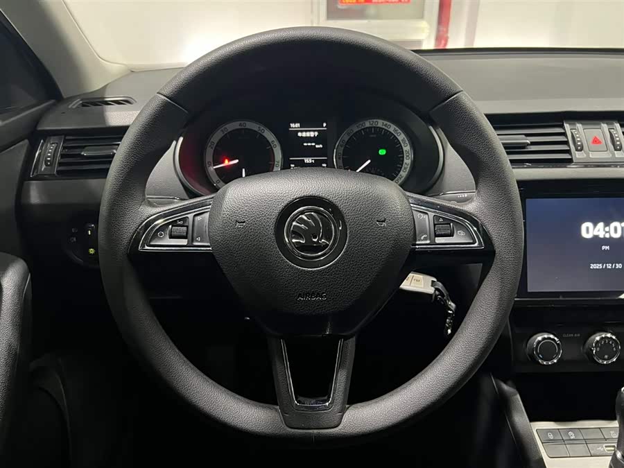 Skoda Octavia 2021 car image #15
