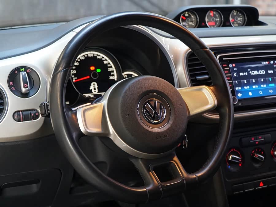 Volkswagen Beetle 2012 immagine di auto #15